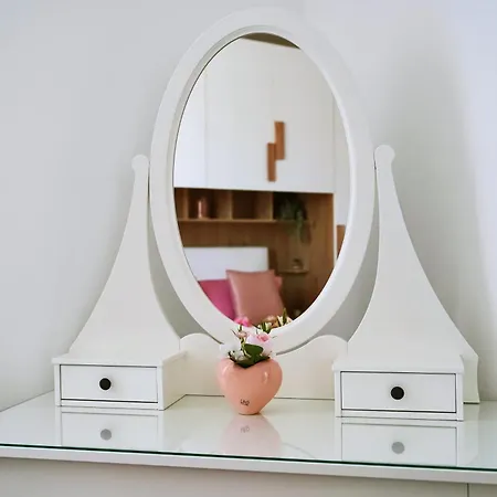 Laudani Homes 아파트 *