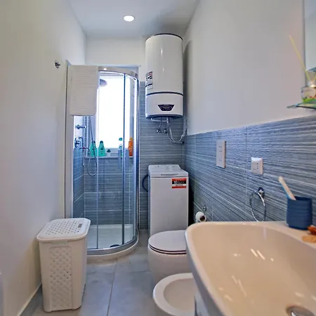 Laudani Homes 아파트