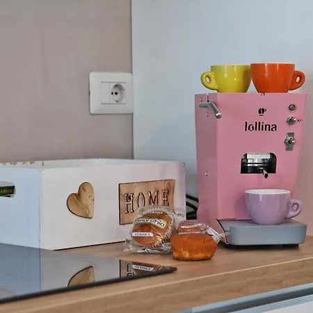 Laudani Homes 아파트 *