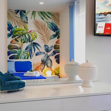 Laudani Homes 아파트 *