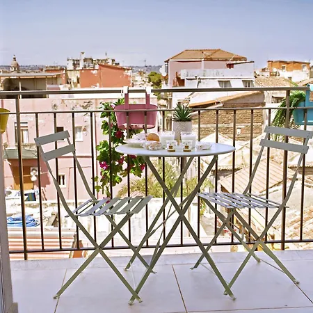 Laudani Homes 아파트