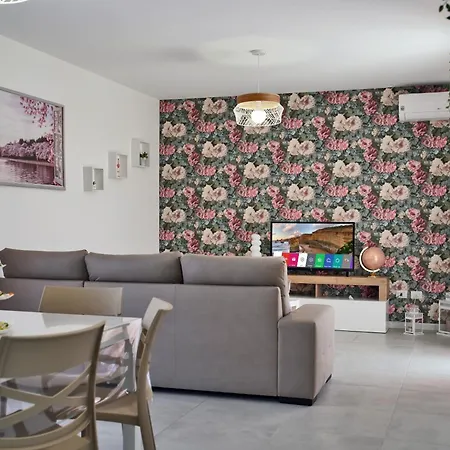 아파트 Laudani Homes *