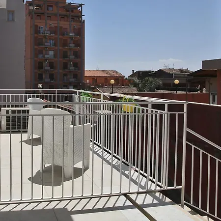 Laudani Homes 아파트 *