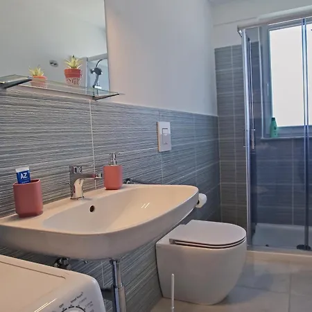 Laudani Homes 아파트 *